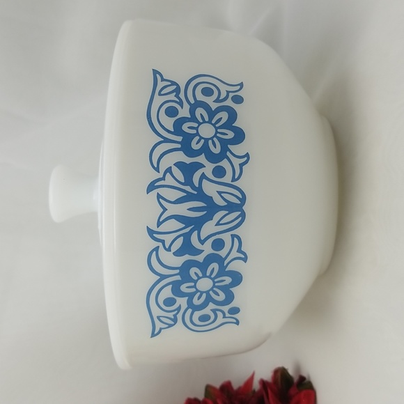 Federal Glass Blue Tulip Casserole Mixing Bowl with Lid - Picture 9 of 16